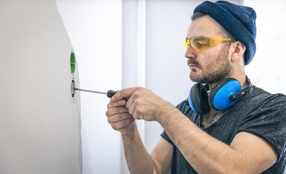 Reliable handyman and general repair services in Sydney by Contact Building Services
